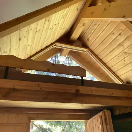 Tree House Alpinka Krvavec بيت للعطل سيركلجي نا جورينجسكيم